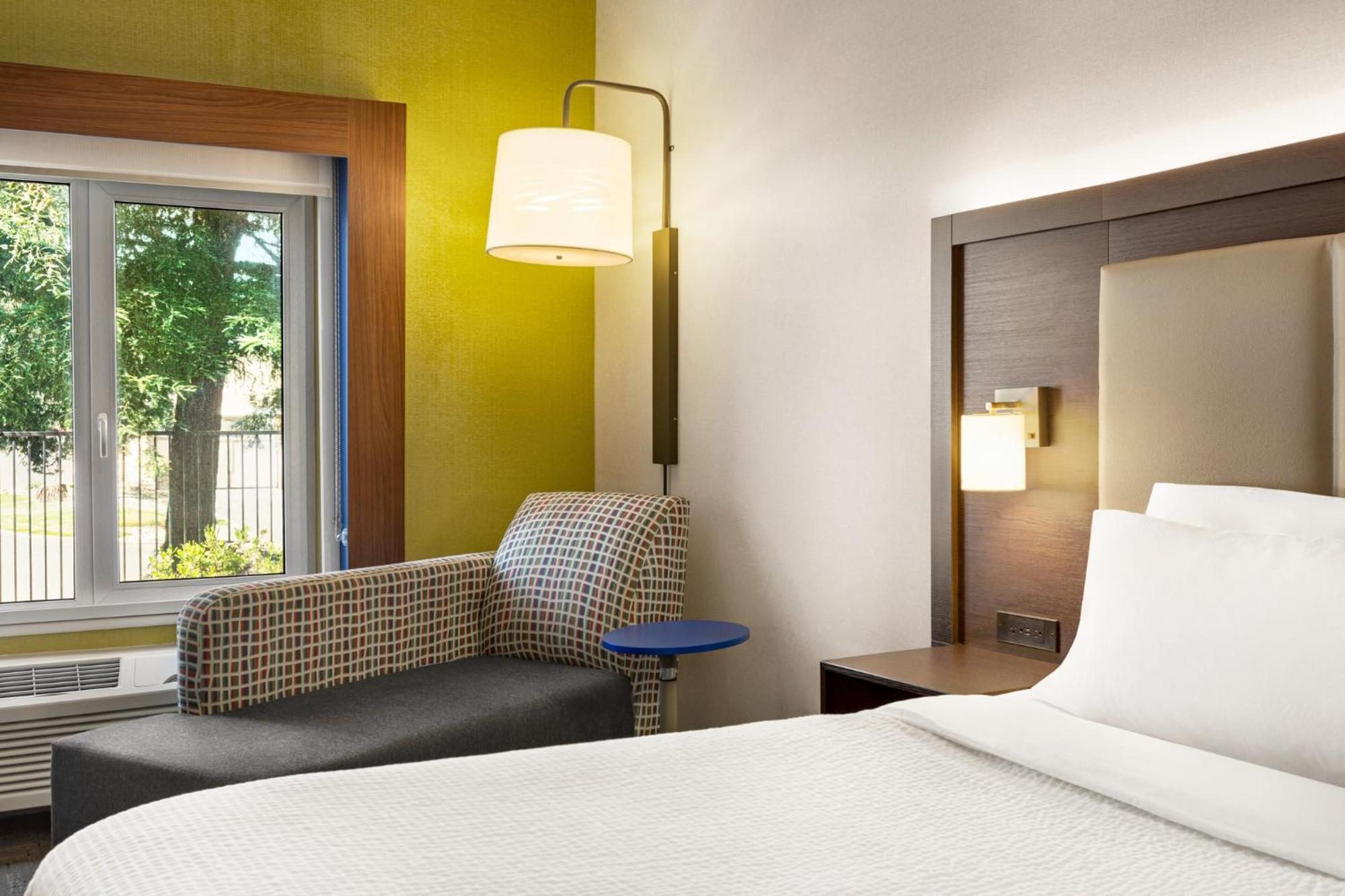 Holiday Inn Express & Suites - Redding By Ihg Εξωτερικό φωτογραφία